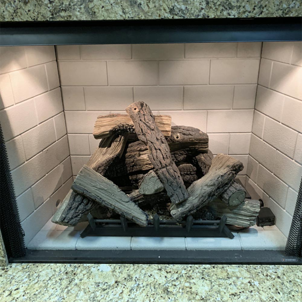Monessen accent light kit for firebox with stacked wood logs