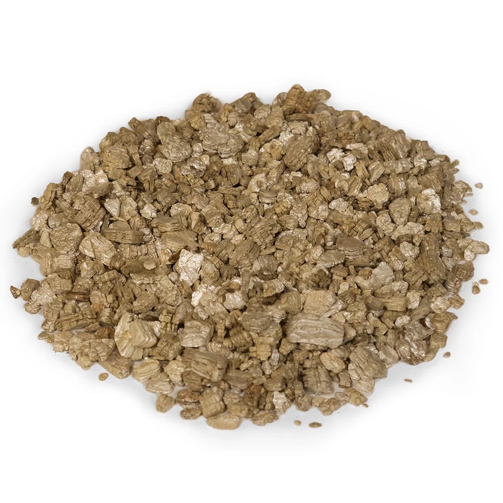 Vermiculite soil amendment with brown granular pieces, 8 oz