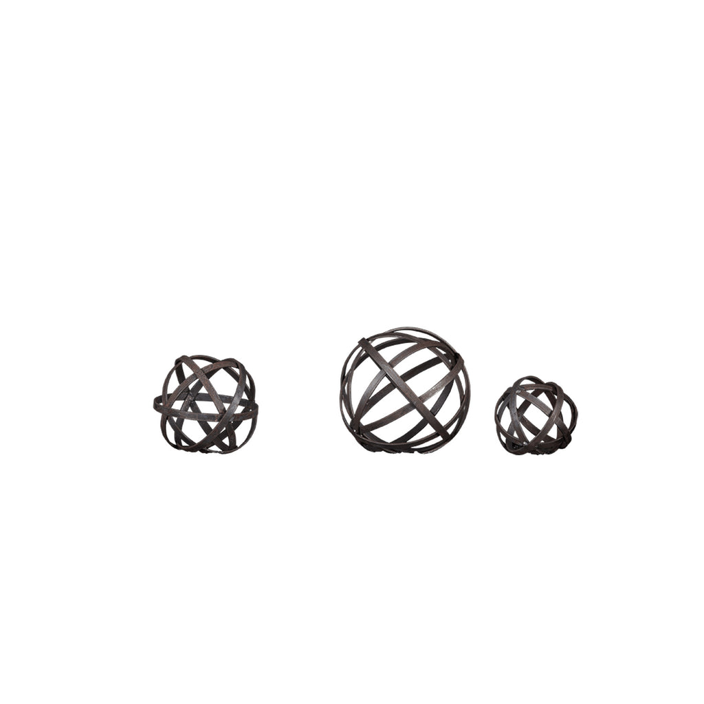 Wrought iron globe kit with three interlaced metal sphere frames